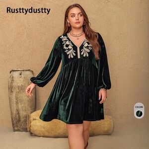 Elegant Emerald Green Crush Velvet Dress or Tunic with Cream Embroidery V neck